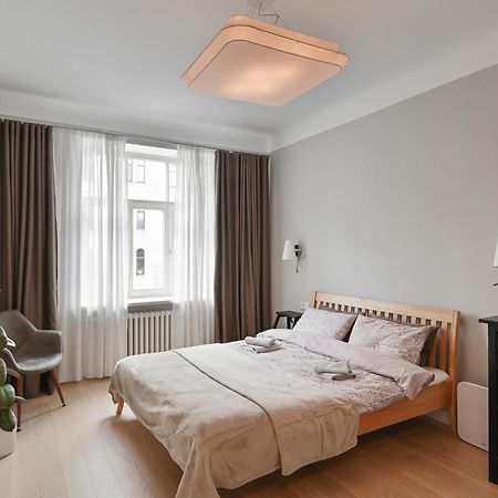 Modern 2-Bdrm Centre Apartment Riga Luaran gambar